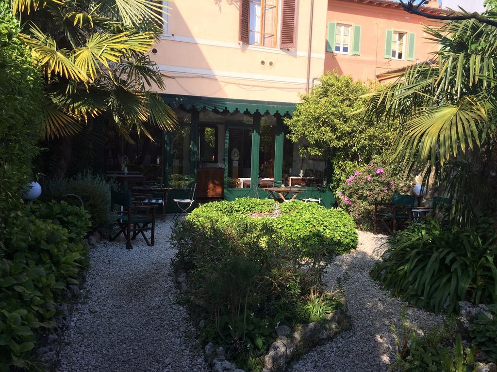 Residenza Palazzo Visdomini Bed and Breakfast Pietrasanta Buitenkant foto