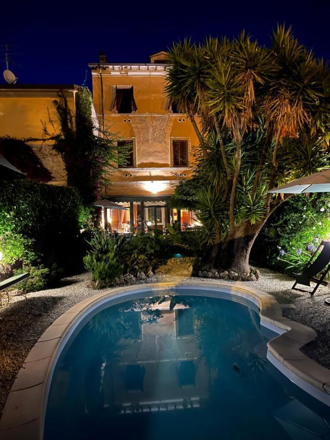 Residenza Palazzo Visdomini Bed and Breakfast Pietrasanta Buitenkant foto