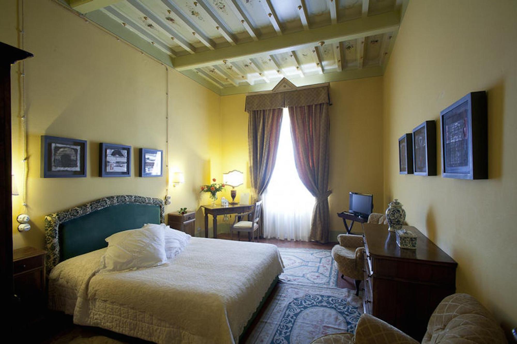 Residenza Palazzo Visdomini Bed and Breakfast Pietrasanta Kamer foto