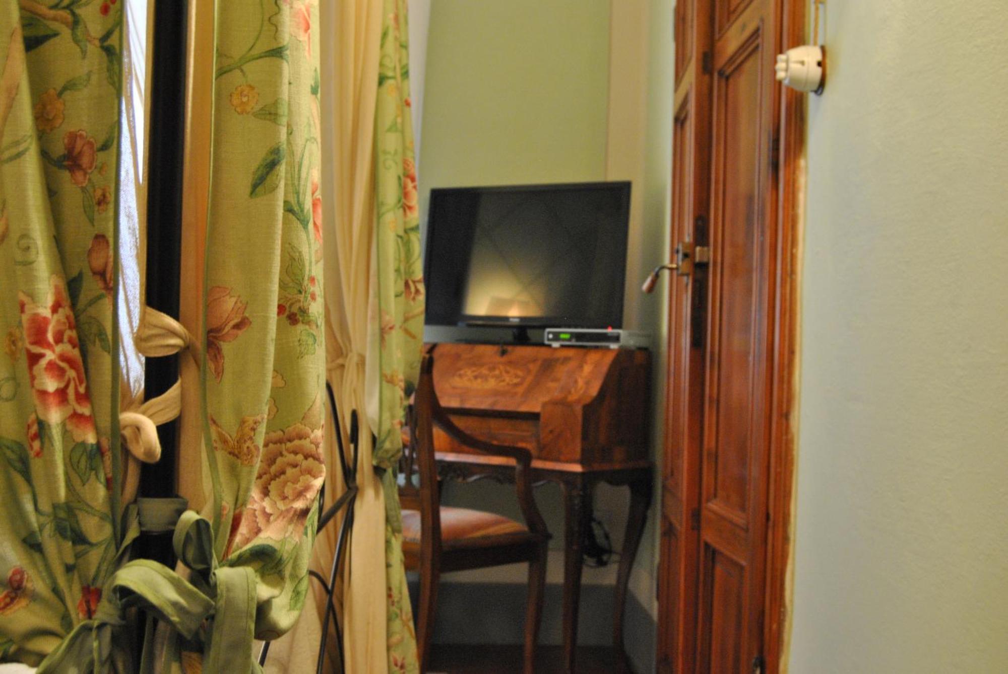Residenza Palazzo Visdomini Bed and Breakfast Pietrasanta Kamer foto
