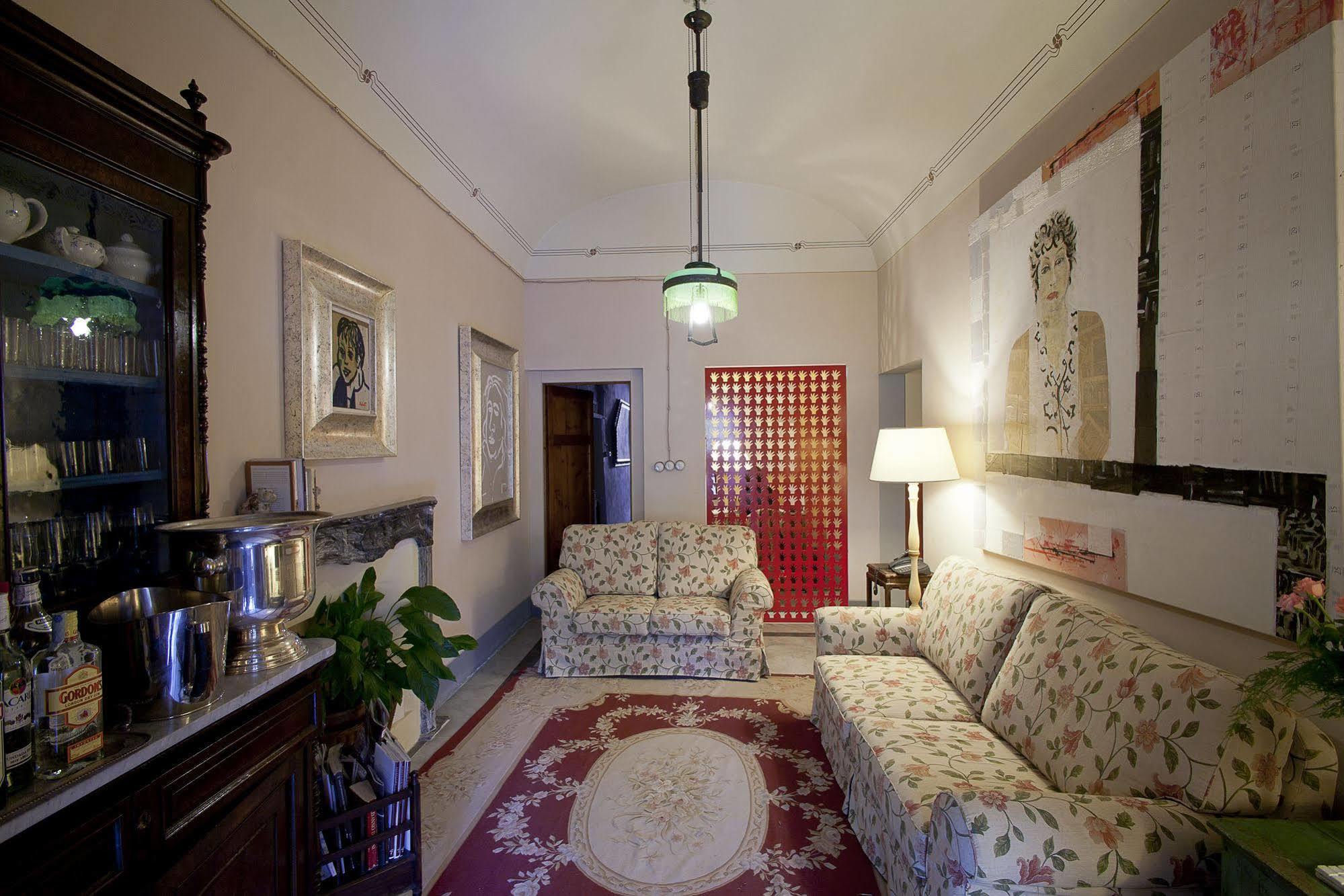 Residenza Palazzo Visdomini Bed and Breakfast Pietrasanta Buitenkant foto