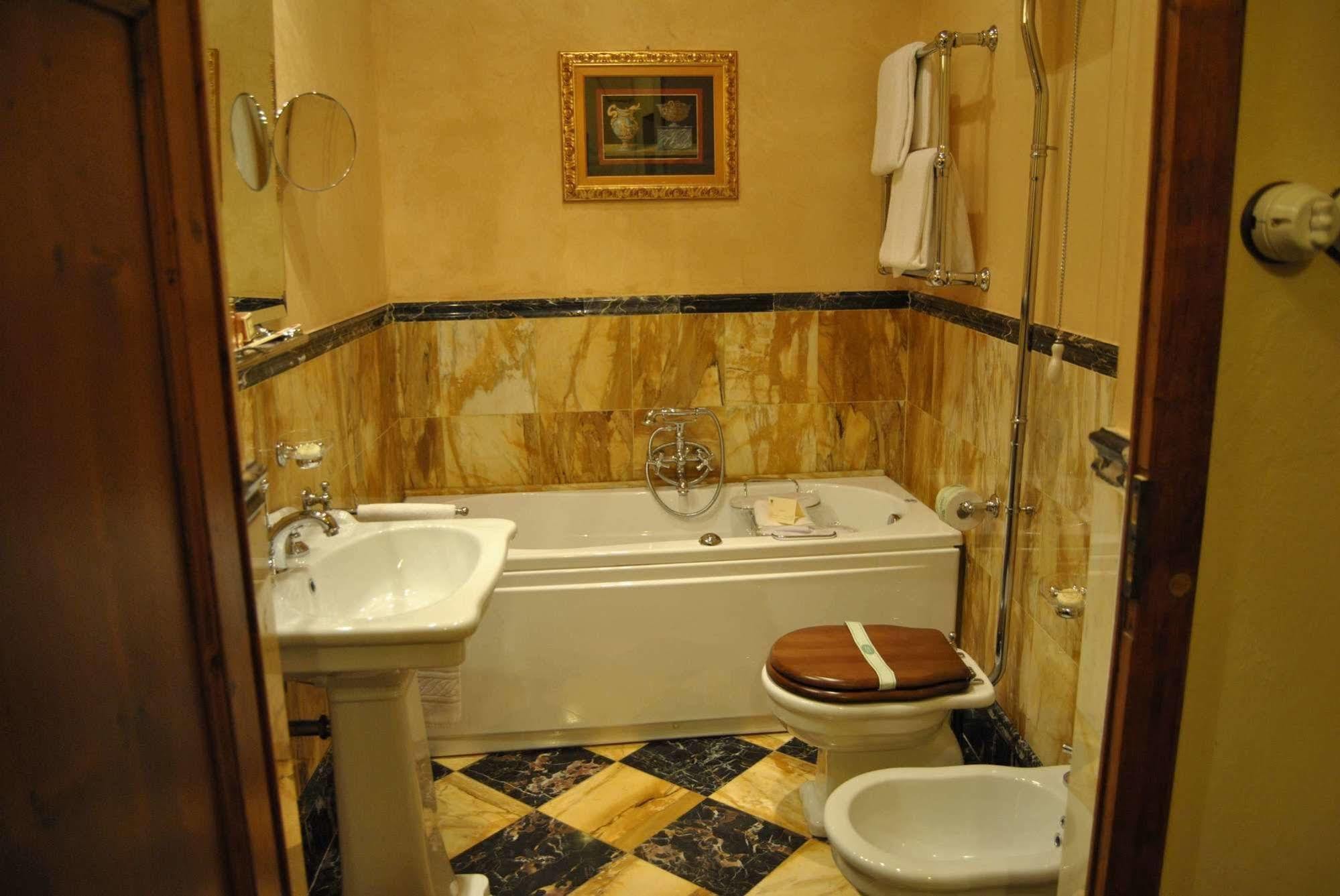 Residenza Palazzo Visdomini Bed and Breakfast Pietrasanta Buitenkant foto