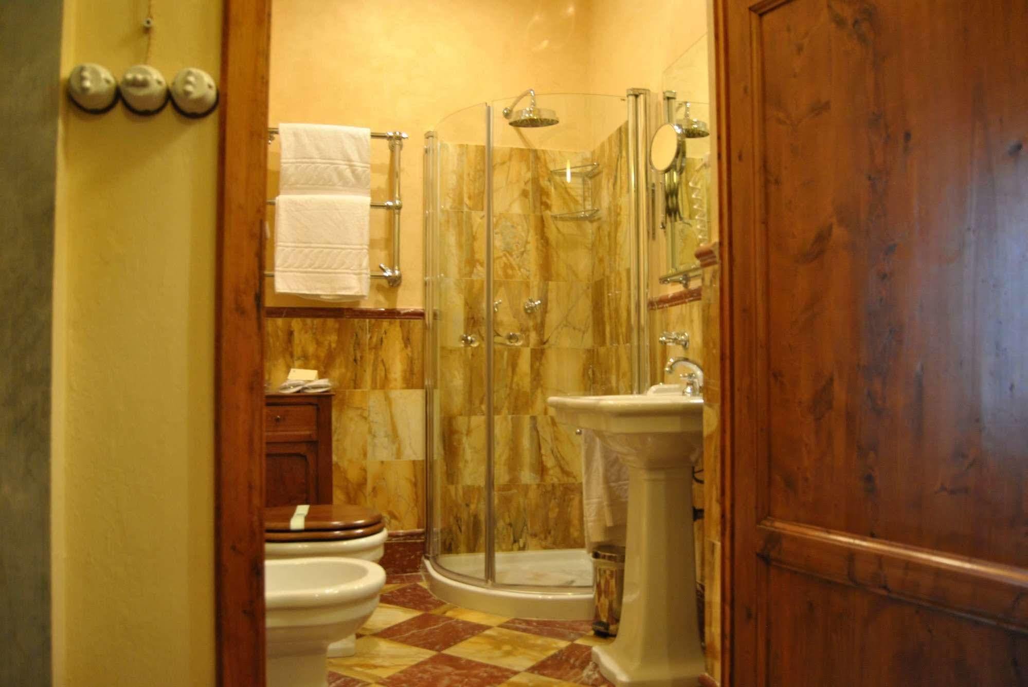 Residenza Palazzo Visdomini Bed and Breakfast Pietrasanta Buitenkant foto