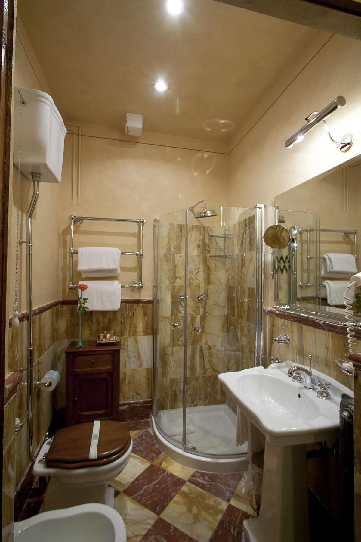 Residenza Palazzo Visdomini Bed and Breakfast Pietrasanta Buitenkant foto