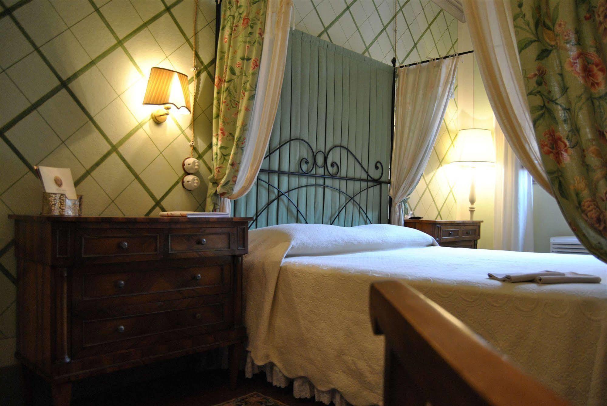 Residenza Palazzo Visdomini Bed and Breakfast Pietrasanta Buitenkant foto