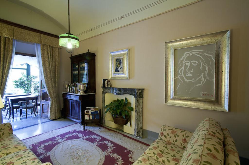 Residenza Palazzo Visdomini Bed and Breakfast Pietrasanta Buitenkant foto